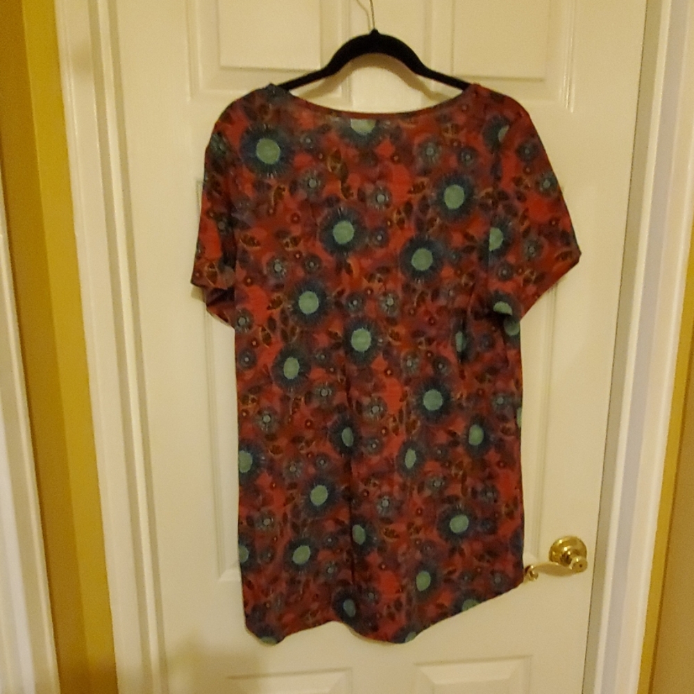 Lularoe top - Picture 5 of 5